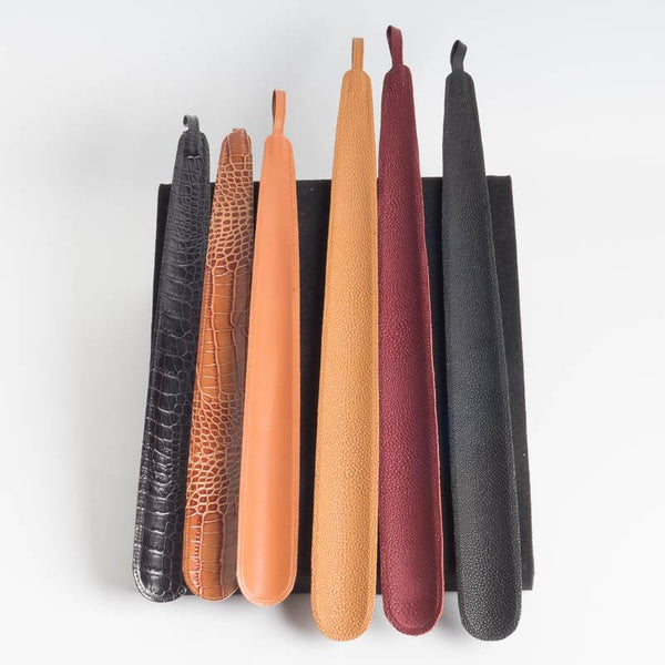 SHOE HORNS