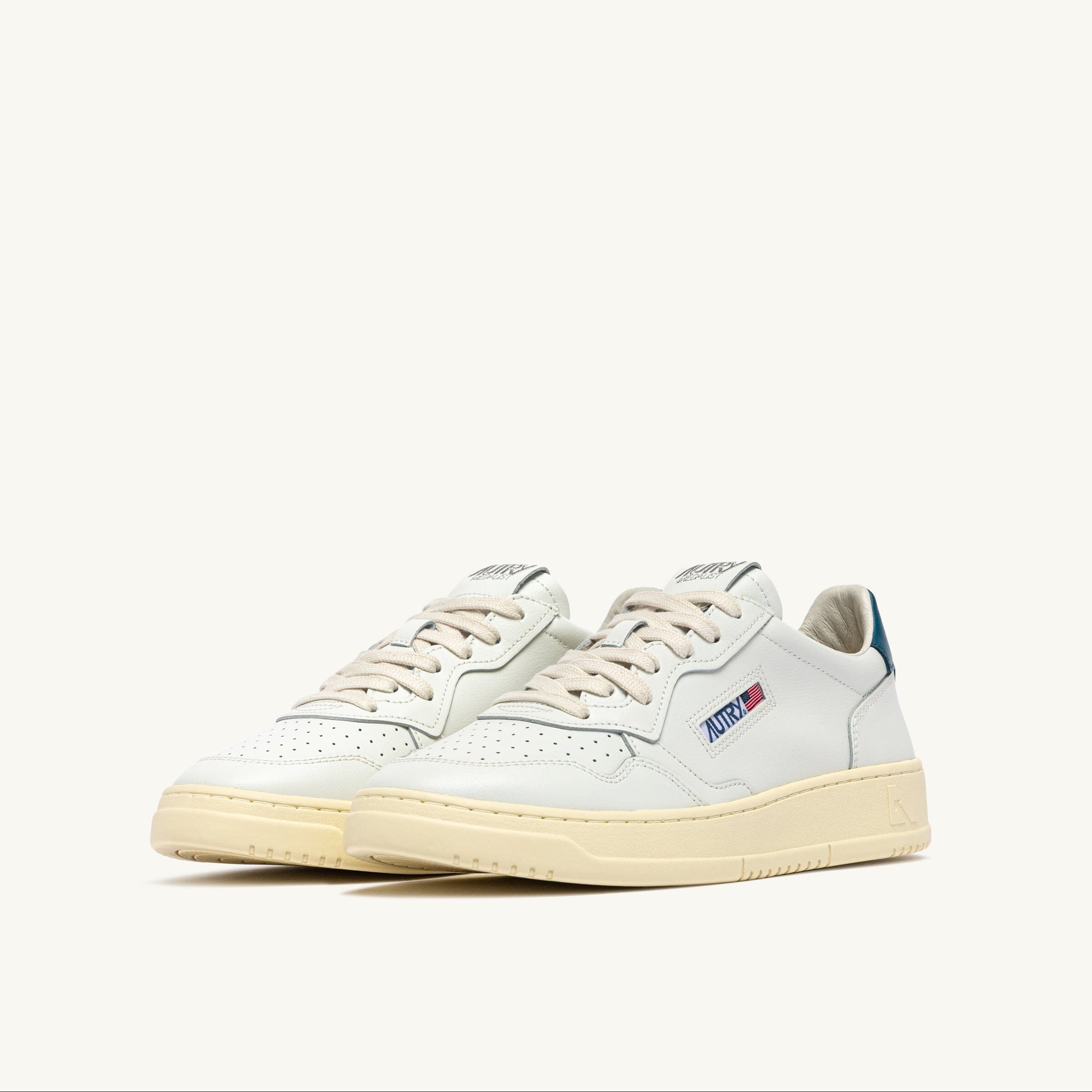 AUTRY - AULM LL29 - Sneakers MEDALIST - Bianco Blu Scarpe Uomo AUTRY - Collezione uomo