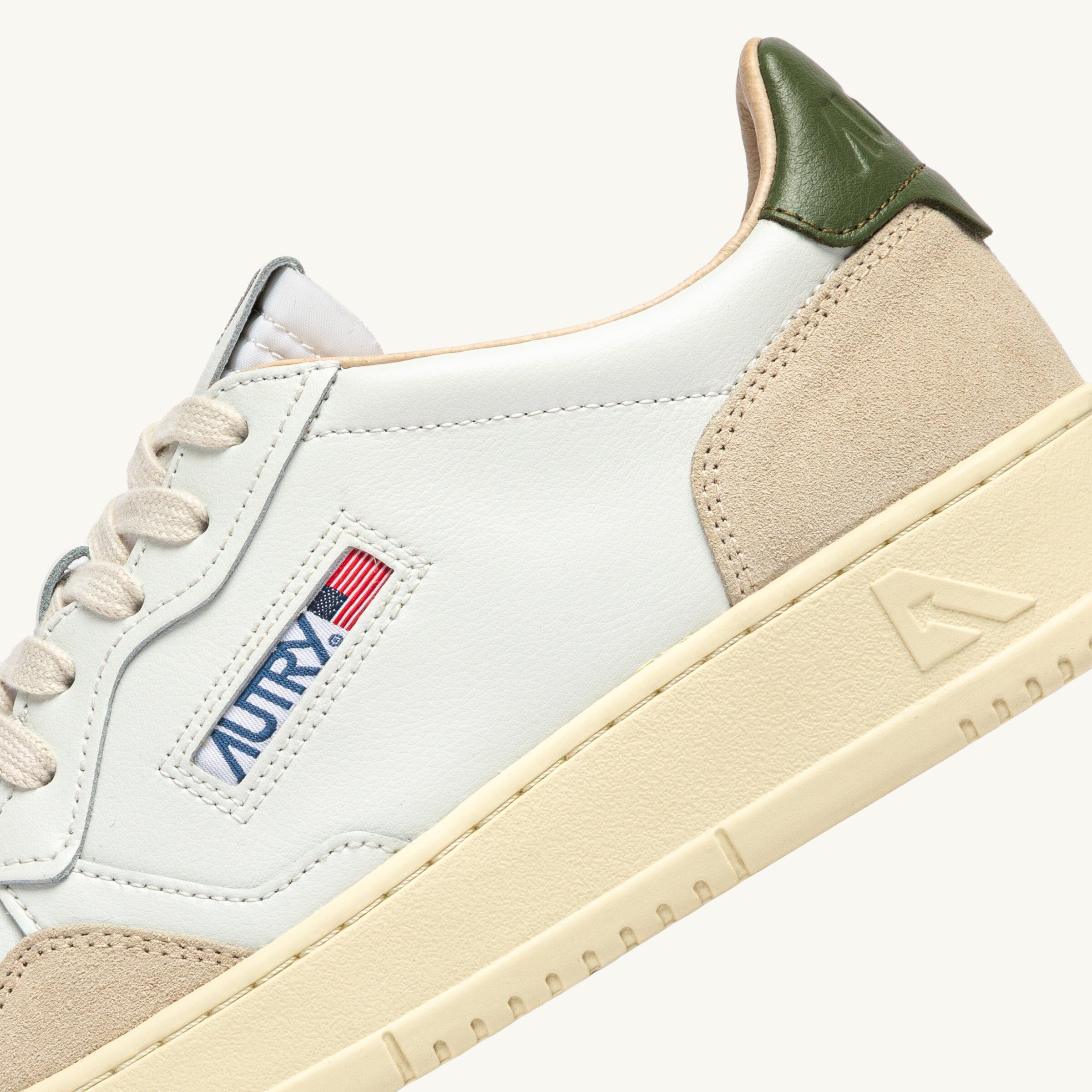 AUTRY - AULM LL17- Sneakers MEDALIST - Bianco Verde Scarpe Uomo AUTRY - Collezione uomo