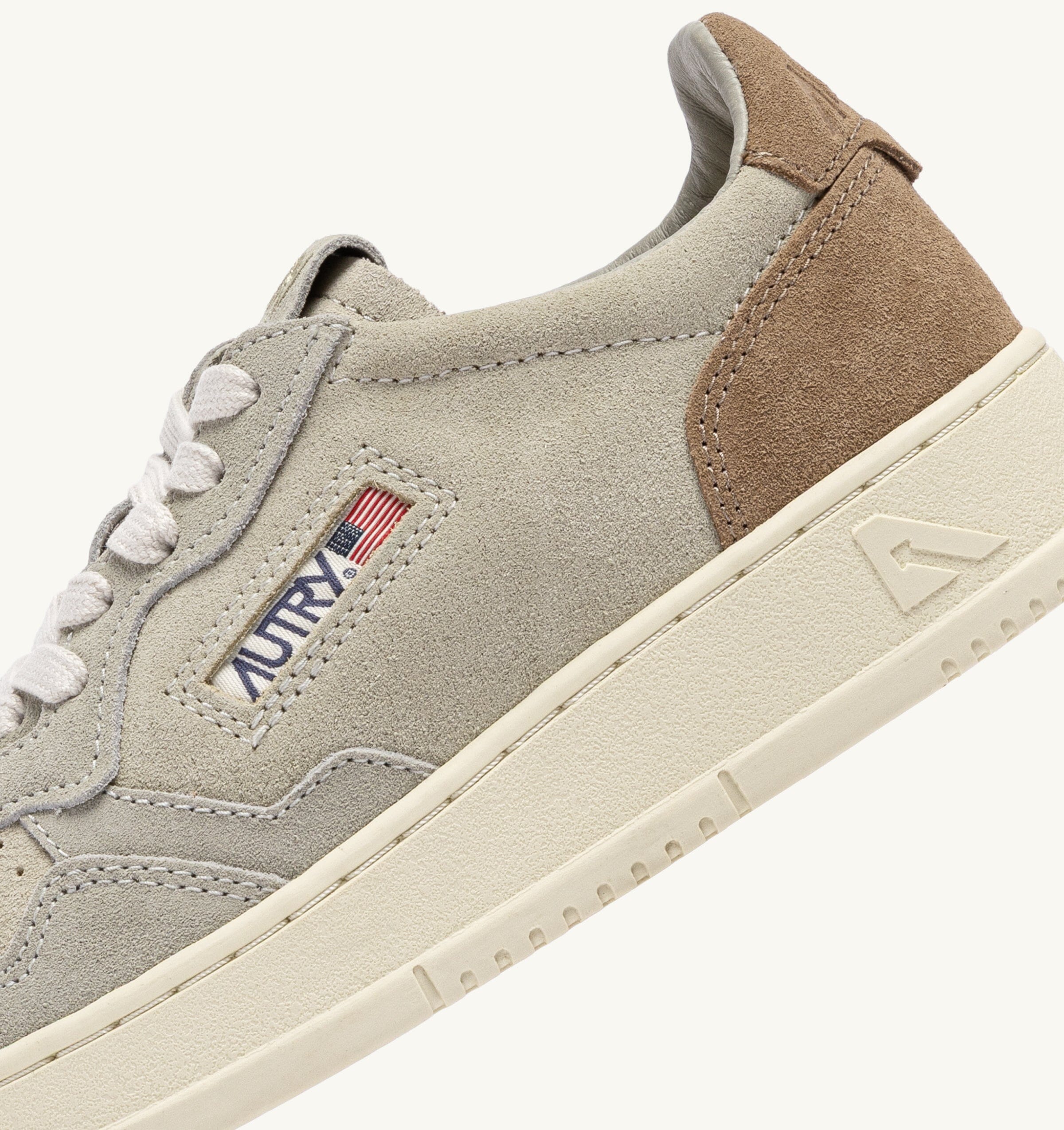 AUTRY - AULM TS37 - Sneakers MEDALIST - Cigar Papyrus pelican Scarpe Uomo AUTRY - Collezione uomo