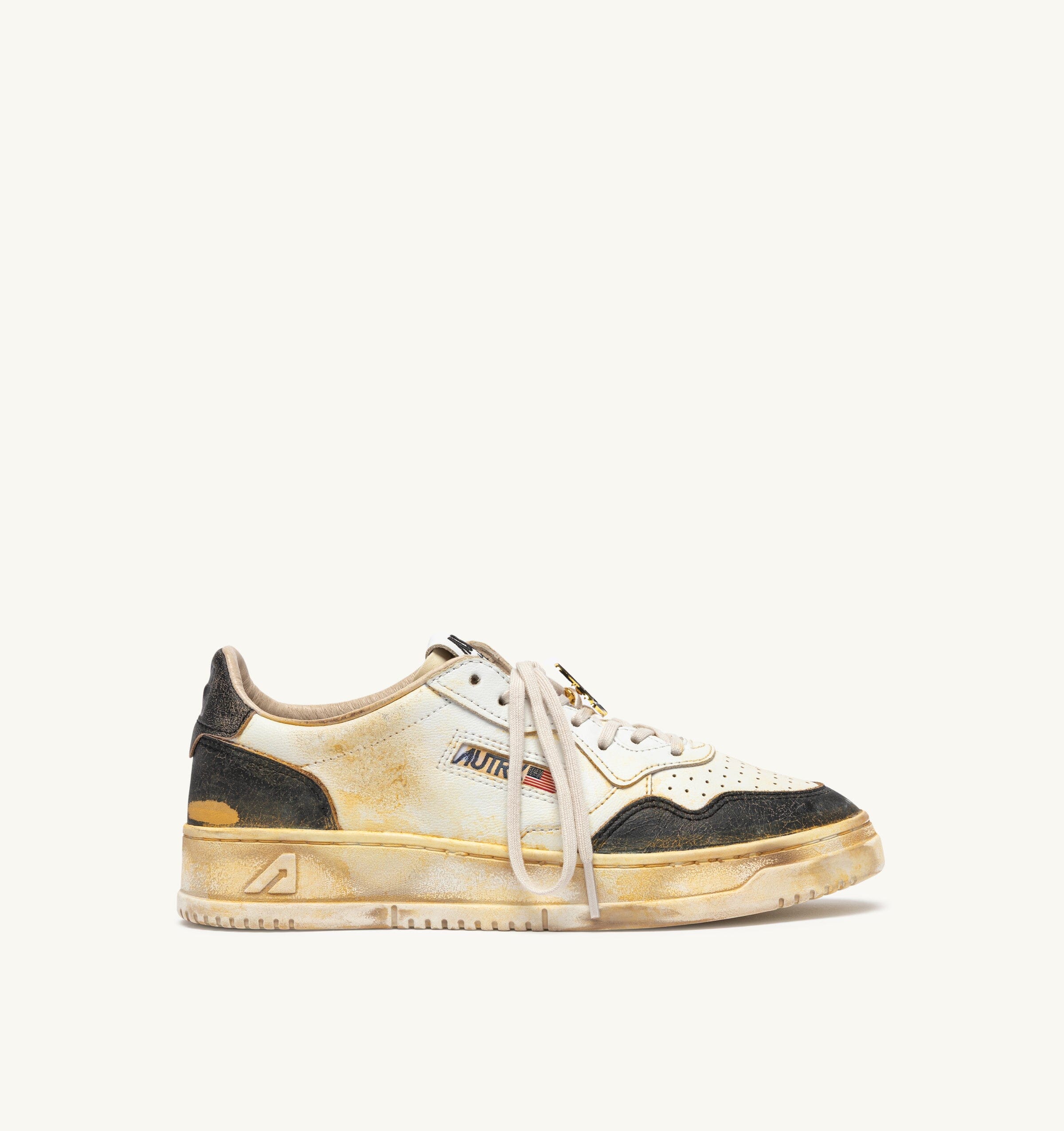 AUTRY - AVLW KG01 - Sneakers - Vintage - Nero Bianco Scarpe Donna AUTRY - Collezione donna