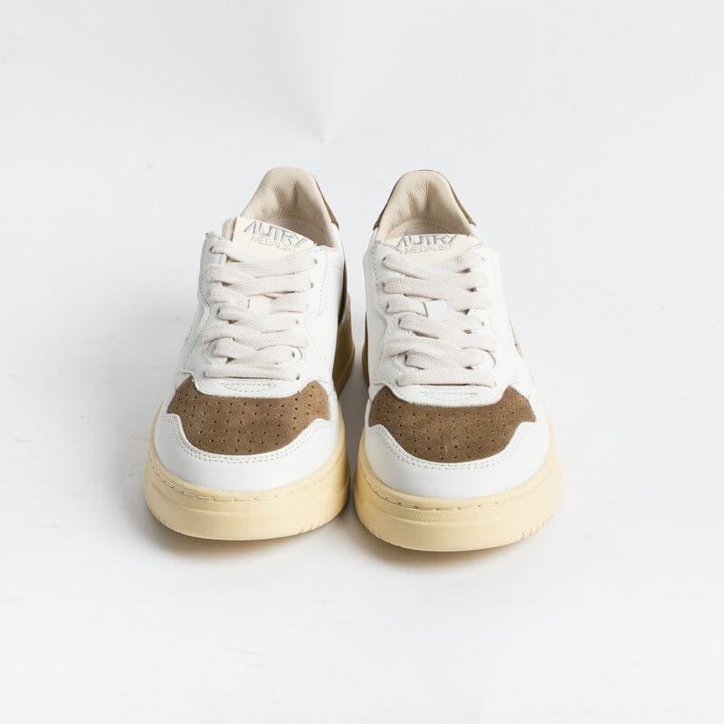 AUTRY - AULW SL06 - Sneakers - LOW WOM SUEDE LEAT - Bianco Cigar Scarpe Donna AUTRY - Collezione donna