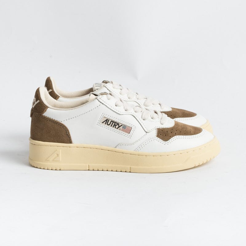 AUTRY - AULW SL06 - Sneakers - LOW WOM SUEDE LEAT - Bianco Cigar Scarpe Donna AUTRY - Collezione donna