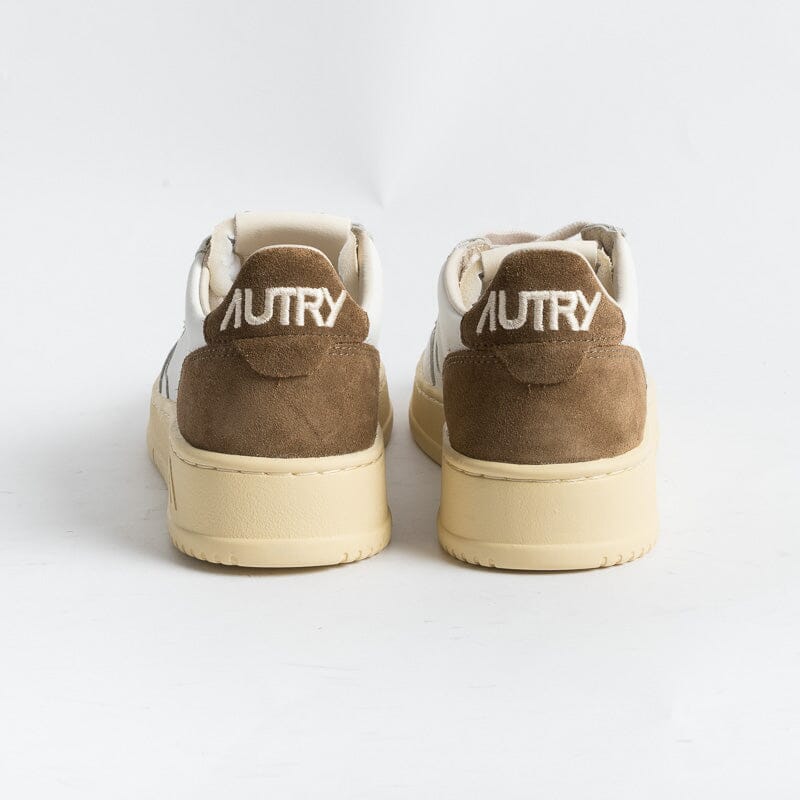 AUTRY - AULW SL06 - Sneakers - LOW WOM SUEDE LEAT - Bianco Cigar Scarpe Donna AUTRY - Collezione donna