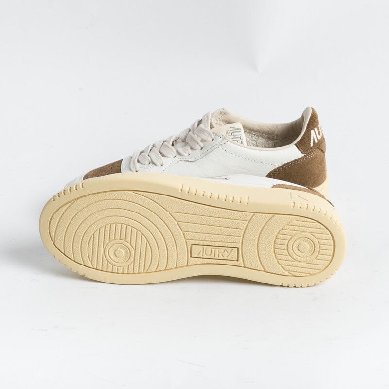 AUTRY - AULW SL06 - Sneakers - LOW WOM SUEDE LEAT - Bianco Cigar Scarpe Donna AUTRY - Collezione donna