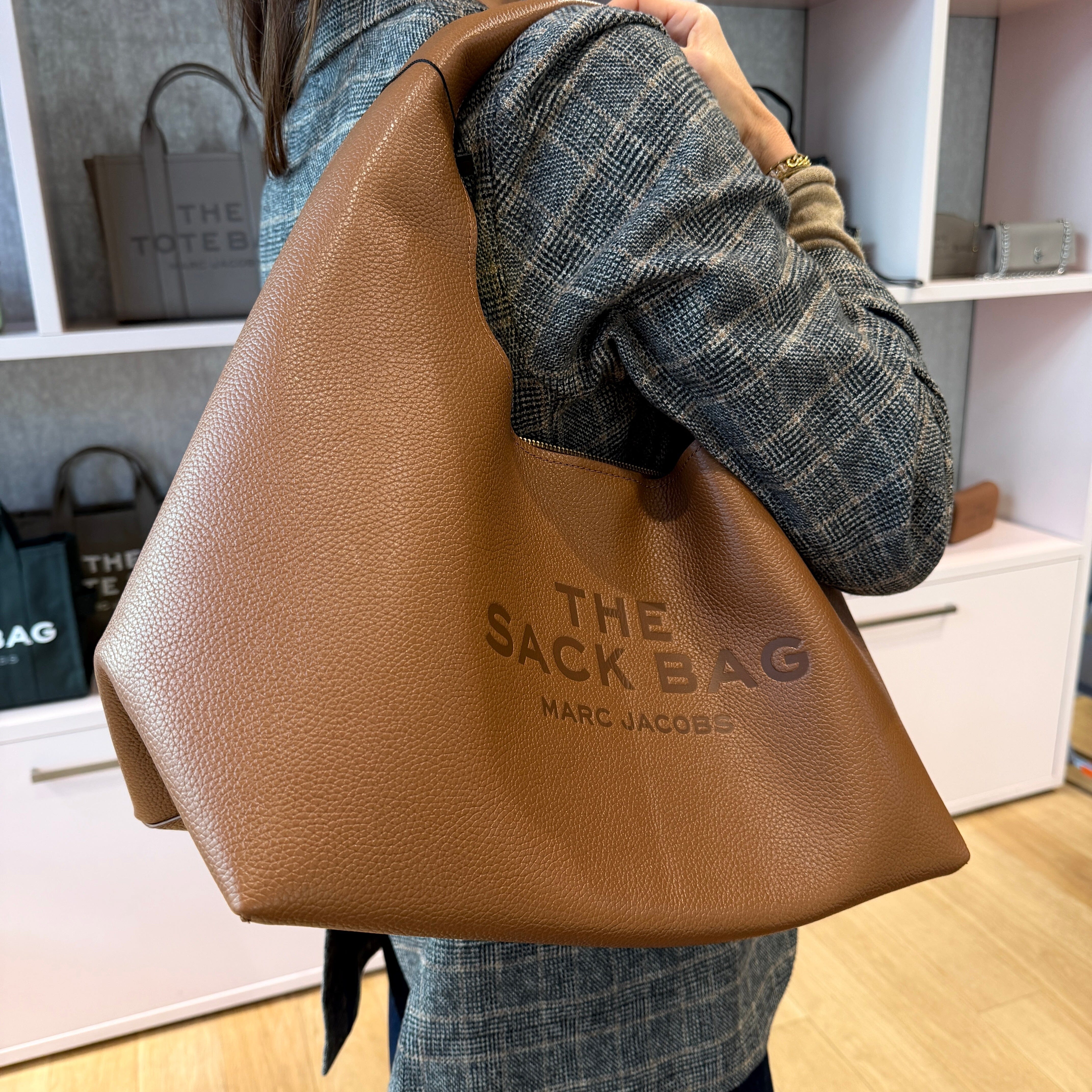 MARC JACOBS - Borsa a spalla - The Sack Bag - 2R3H - 212 Argan oil Borse Marc Jacobs