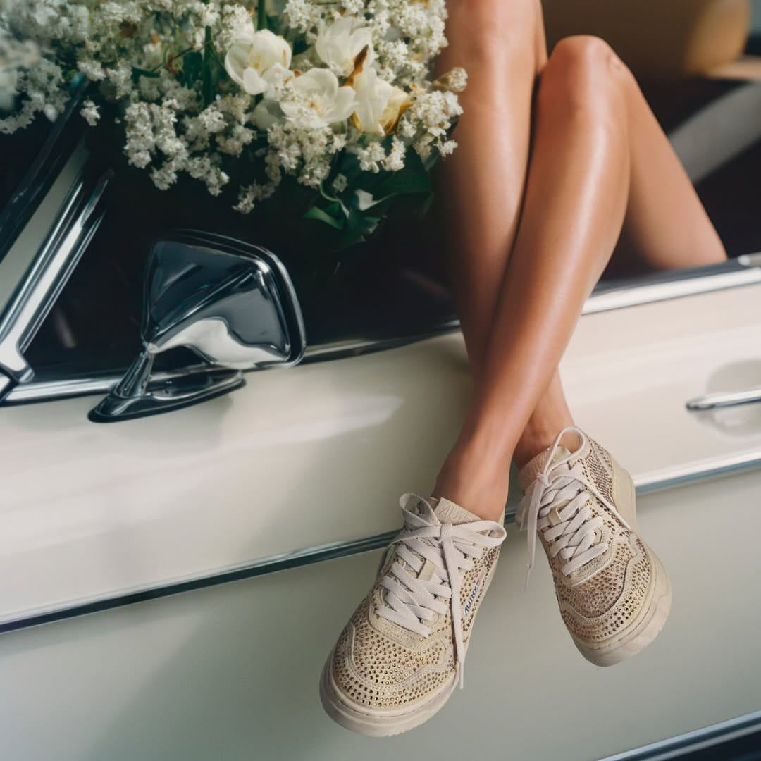 AUTRY - AULW NA03 - Sneakers Cristal Medalist - Suede Strass - Cookies Scarpe Donna AUTRY - Collezione donna