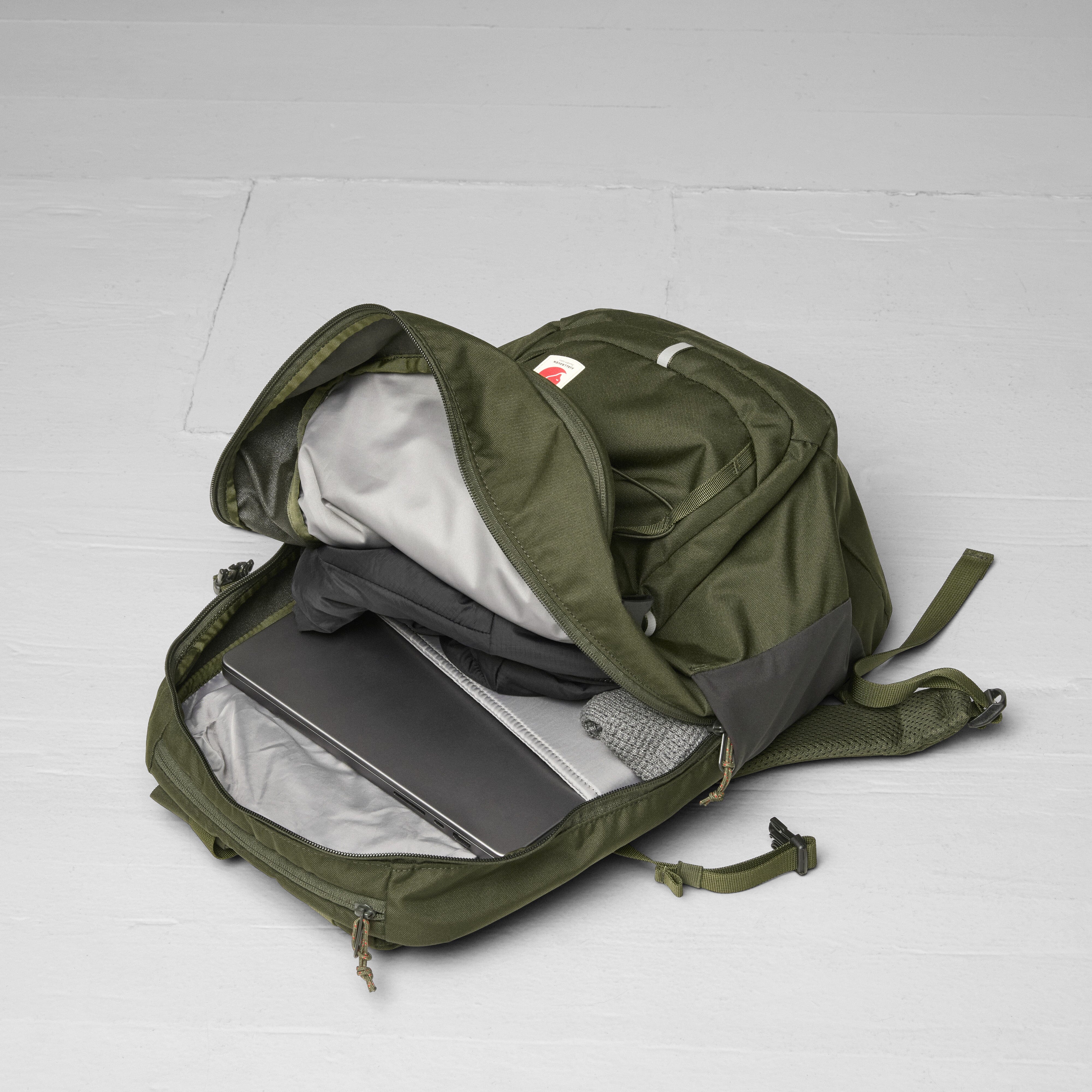 FJÄLLRÄVEN 23346 Skule 28L - 050 Basalt Zaino Fjallraven