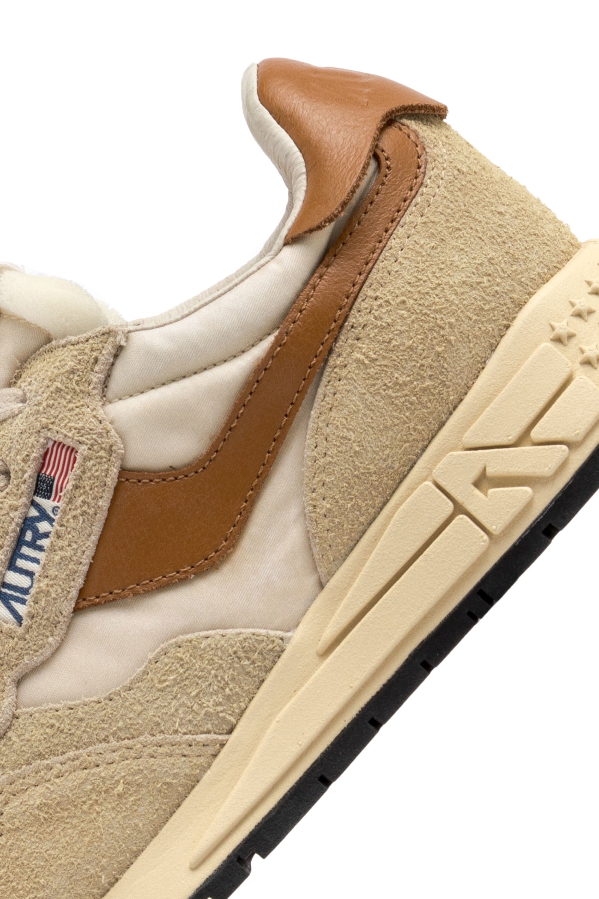 AUTRY Sneakers WWLM UT10 - Autry REELWIND - Ecru Scarpe Uomo AUTRY - Collezione uomo