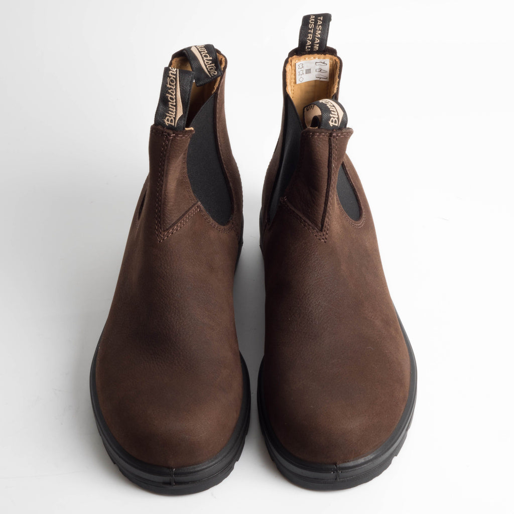 Blundstone deals pebbled brown