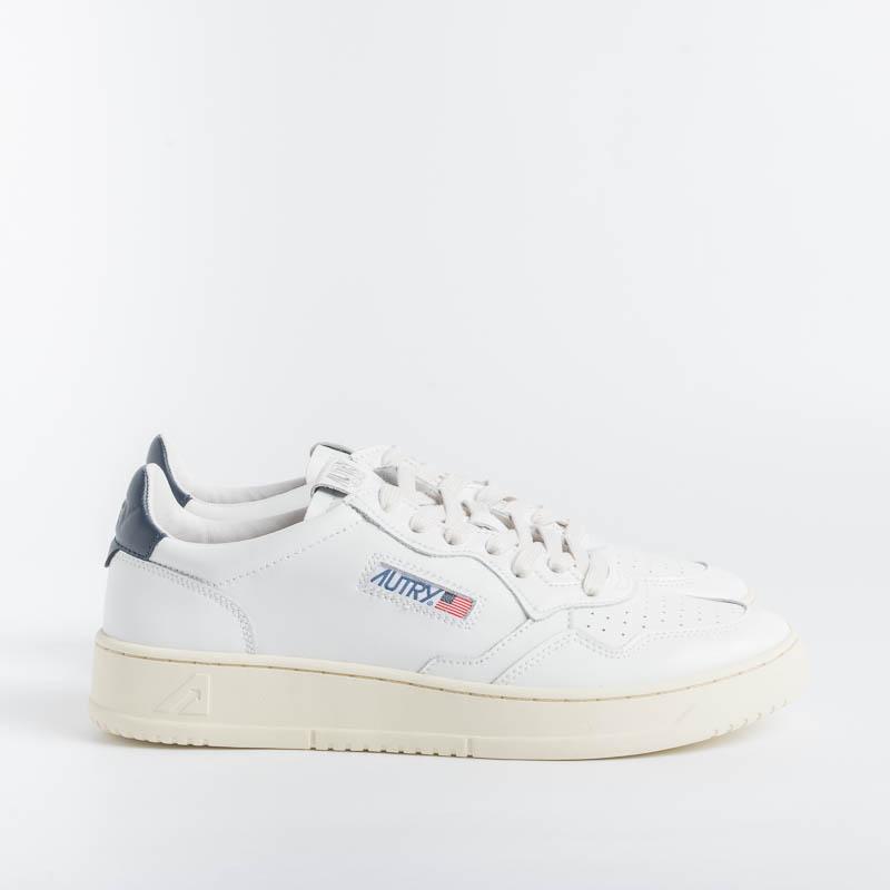 AUTRY AULM LL12 - LOW MAN ALL LEAT - Bianco/ Blu Scarpe Uomo AUTRY - Collezione uomo
