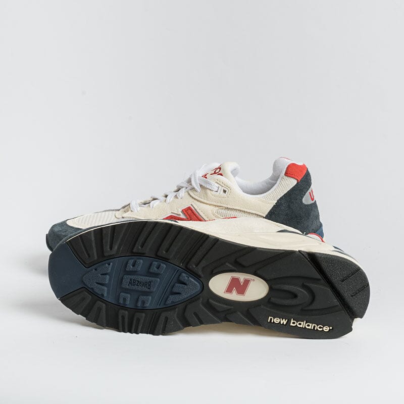 NEW BALANCE - Limited Edition Teddy Santis M990TA2 - Bianco Nero Rosso Scarpe Uomo NEW BALANCE - Collezione Uomo