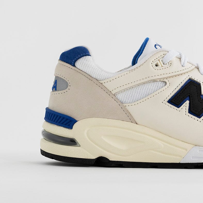 NEW BALANCE - Limited Edition Teddy Santis M990WB2 - Bianco Scarpe Uomo NEW BALANCE - Collezione Uomo