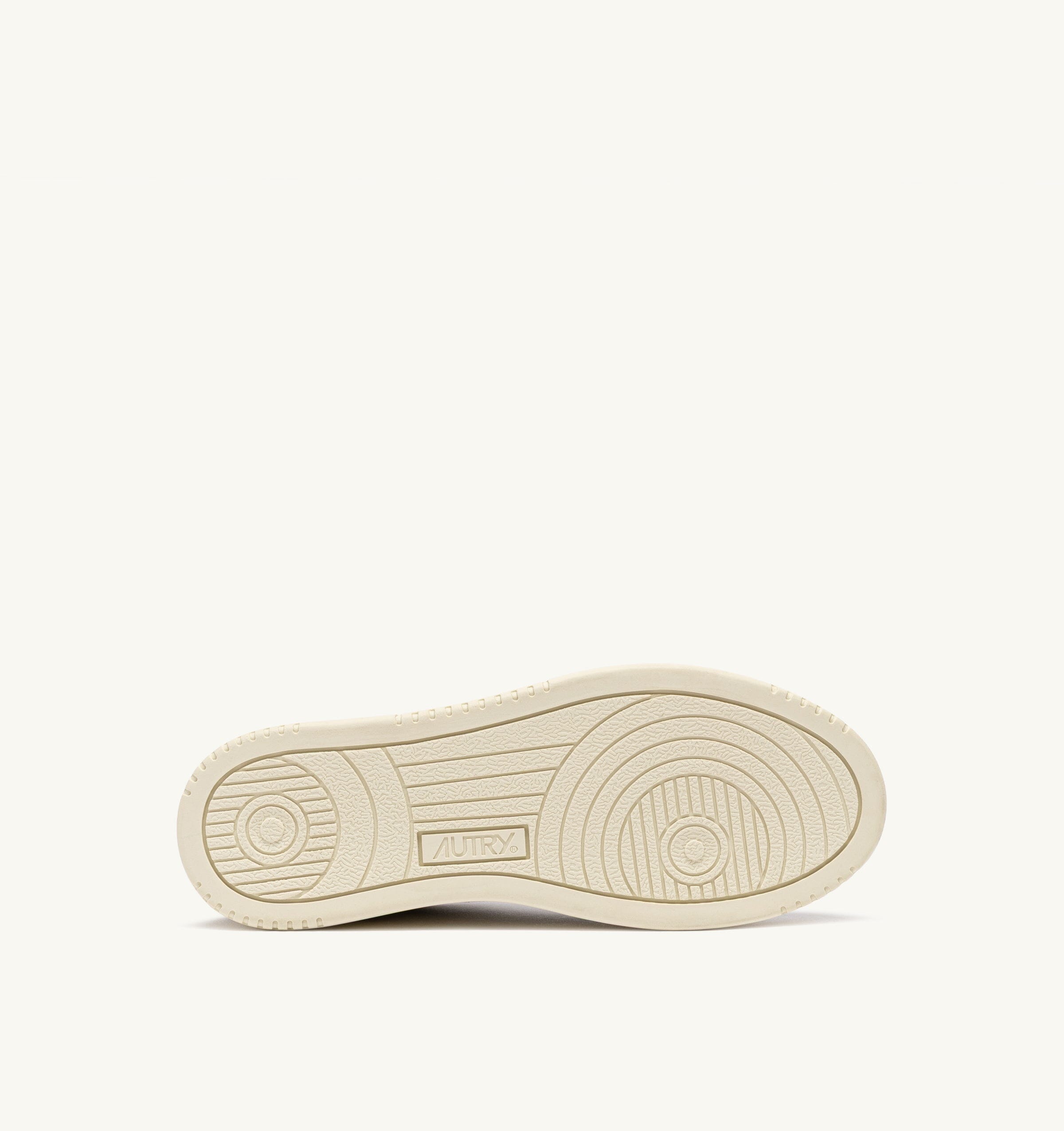 AUTRY - AULW TS37 - Sneakers MEDALIST - Camoscio pelican cigar Scarpe Donna AUTRY - Collezione donna 