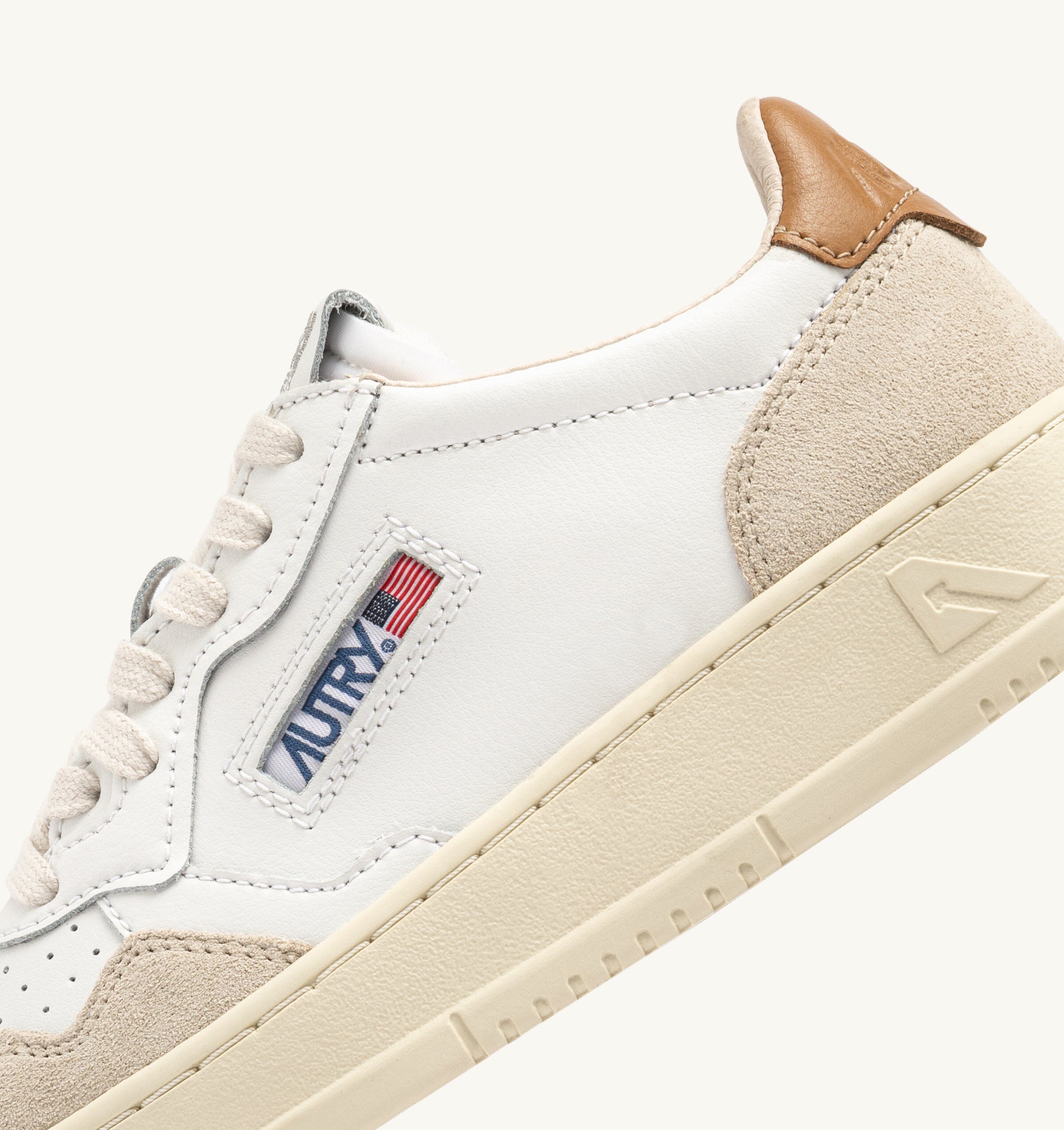 AUTRY AULW LS02 - LOW WOM LEAT/SUEDE - Bianco Camel Scarpe Donna AUTRY - Collezione donna 