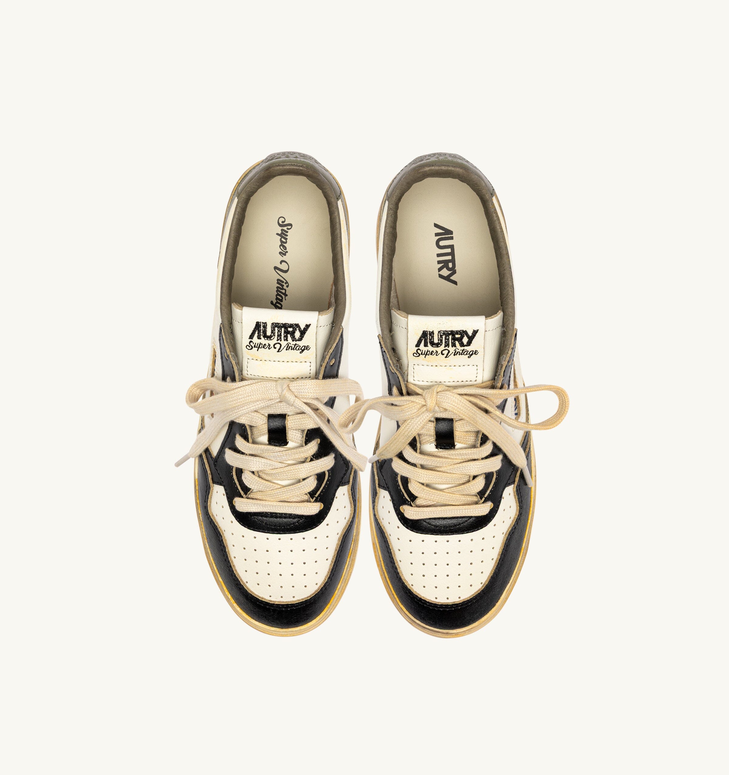 AUTRY - Sneakers - AVLM SV06 - LOW MAN LEAT VINTAGE - Pelle bianca covert green e nera Scarpe Uomo AUTRY - Collezione uomo 