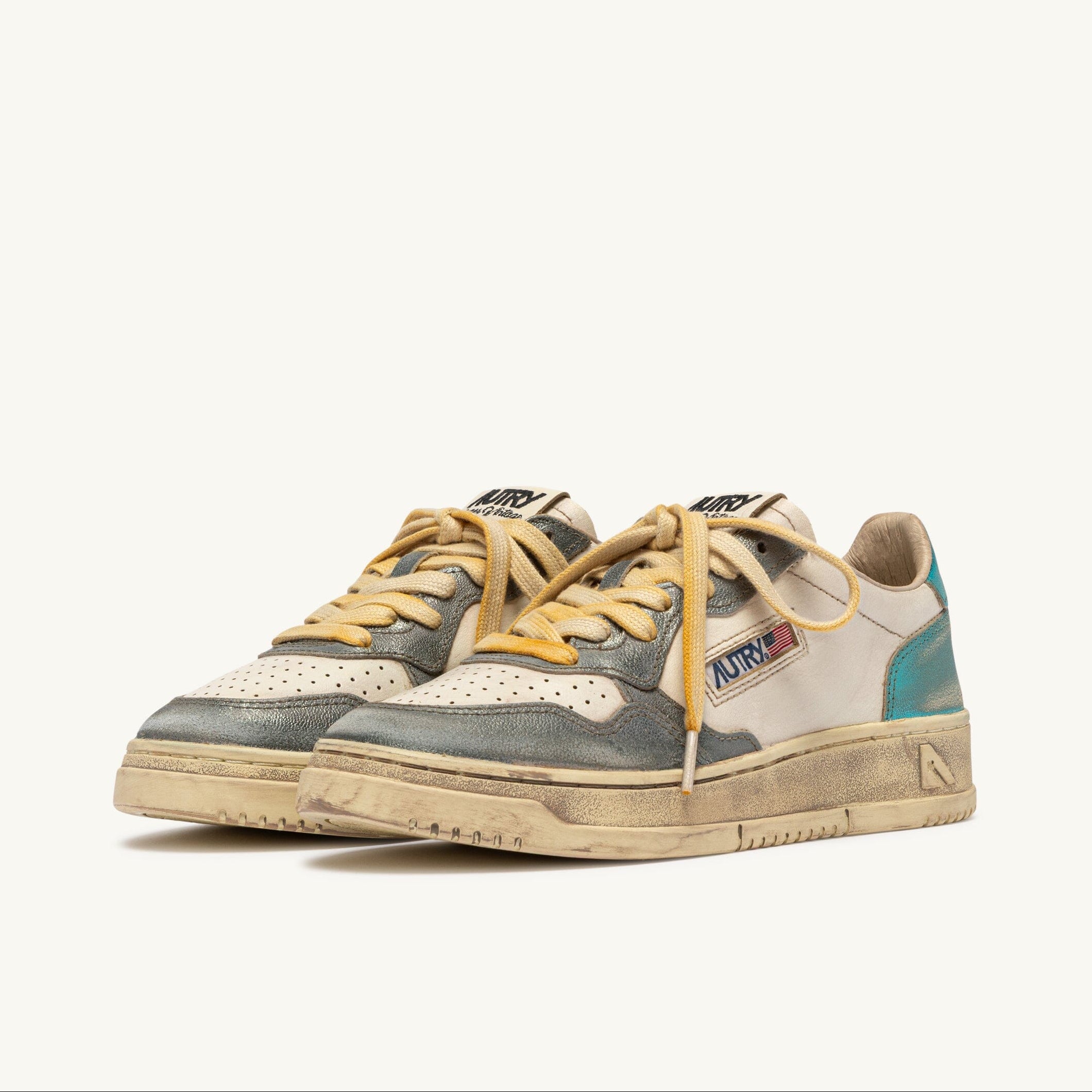 AUTRY - AVLW MT15 - Sneakers - Vintage Edition - CENERE AZZURRO Scarpe Donna AUTRY - Collezione donna 