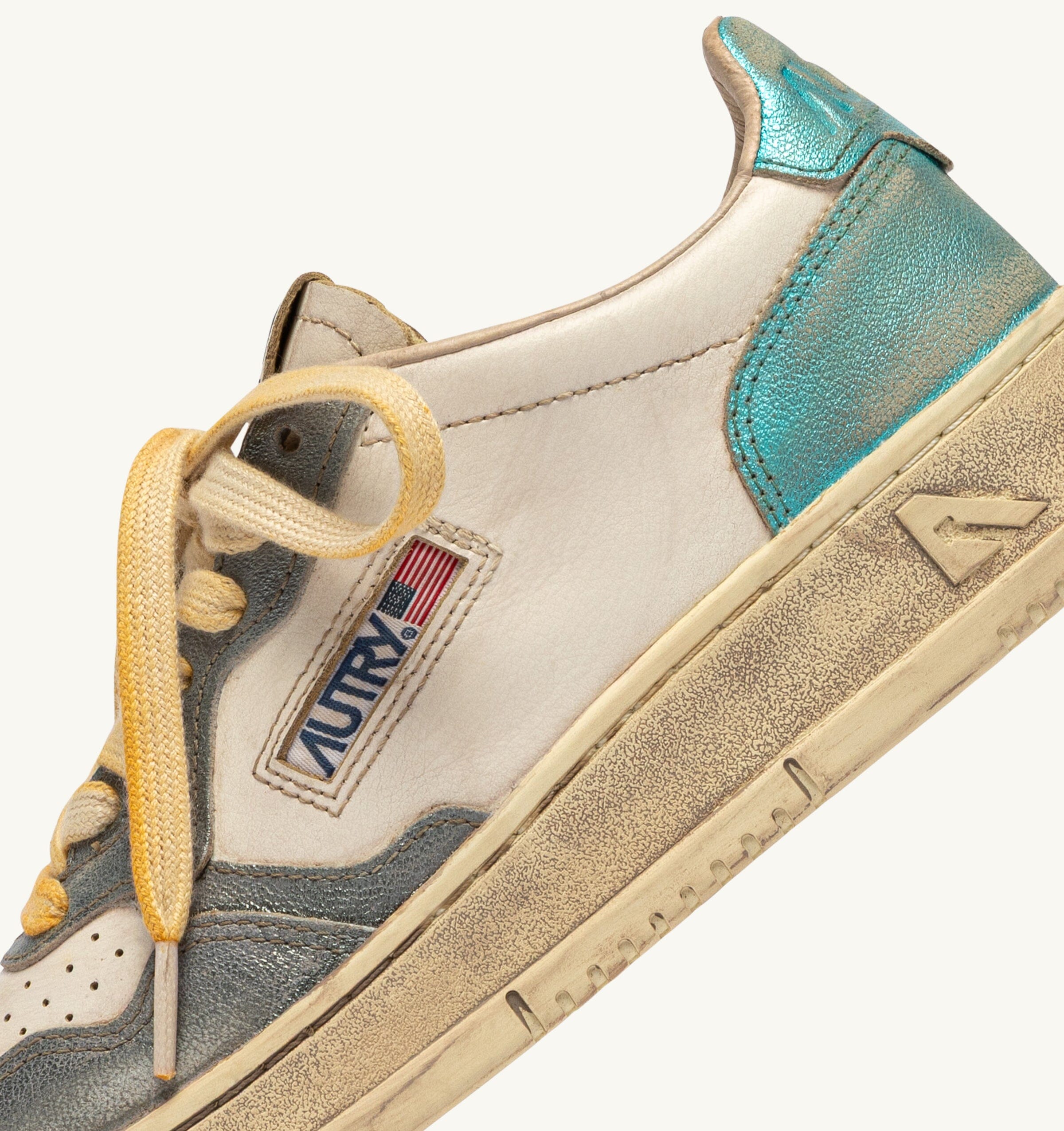 AUTRY - AVLW MT15 - Sneakers - Vintage Edition - CENERE AZZURRO Scarpe Donna AUTRY - Collezione donna 