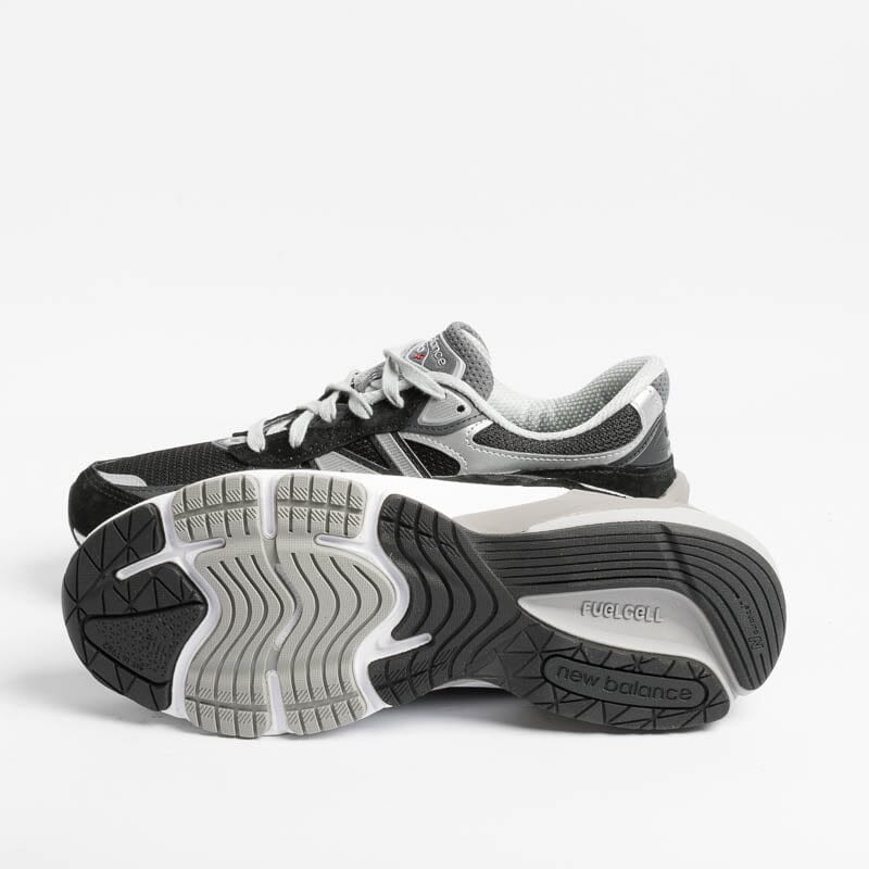 NEW BALANCE - Sneakers M990BK6 - Nero Scarpe Uomo NEW BALANCE - Collezione Uomo 