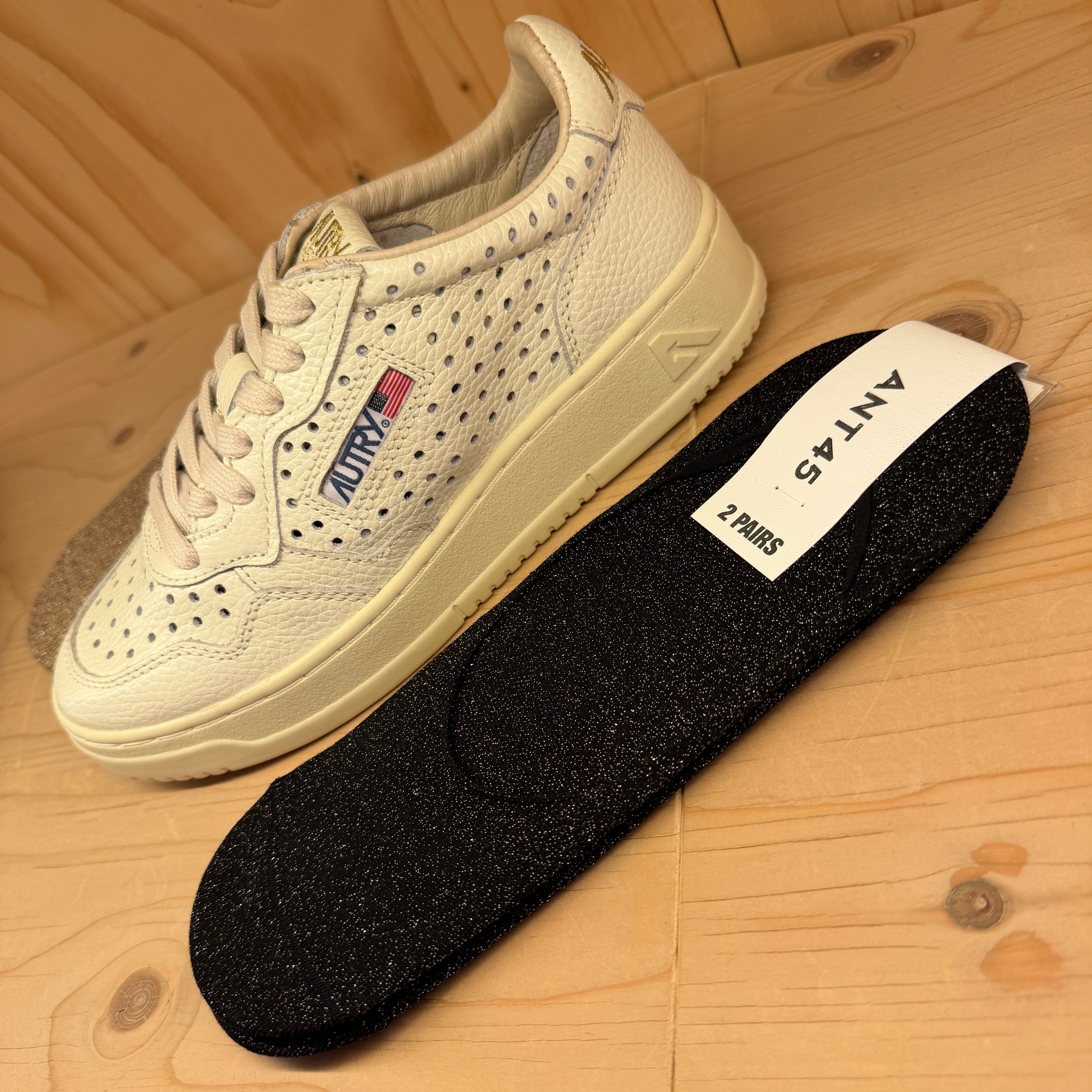 ANT 45 - FIONA - Babette - K02 Black