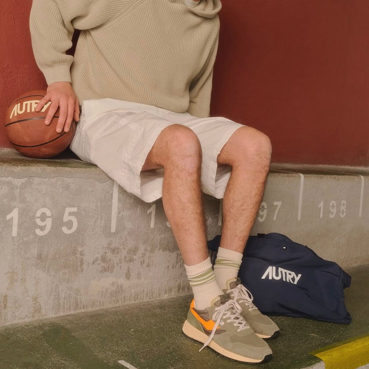 AUTRY Sneakers WWLM UT44 - Autry REELWIND - Khaki Scarpe Uomo AUTRY - Collezione uomo 