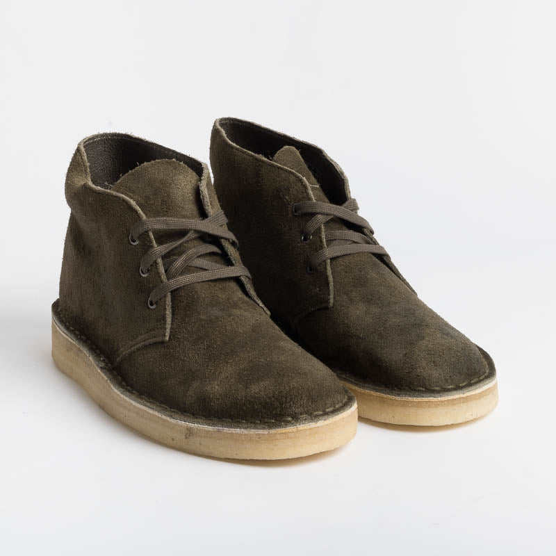 CLARKS - Ankle boots - Desert Coal - Olive Suede Men's Shoes CLARKS - Men's Collection
