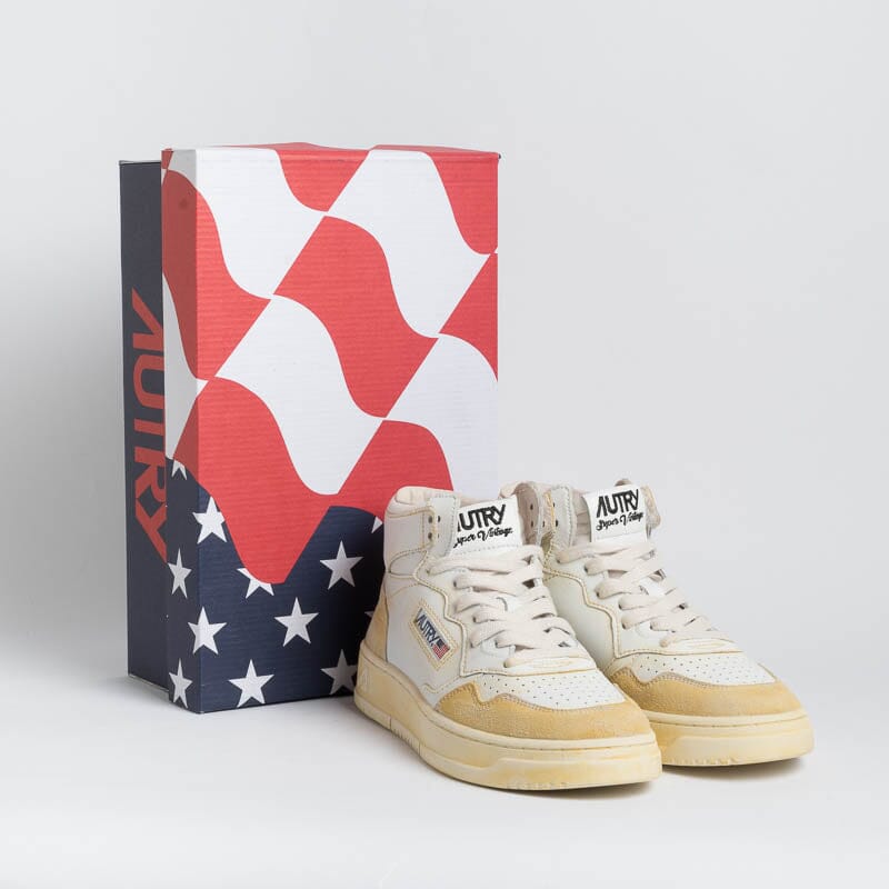 AUTRY AVMW YL01 - MID WOM LEAT/LEAT - Super Vintage - Bianco Scarpe Donna AUTRY - Collezione donna 